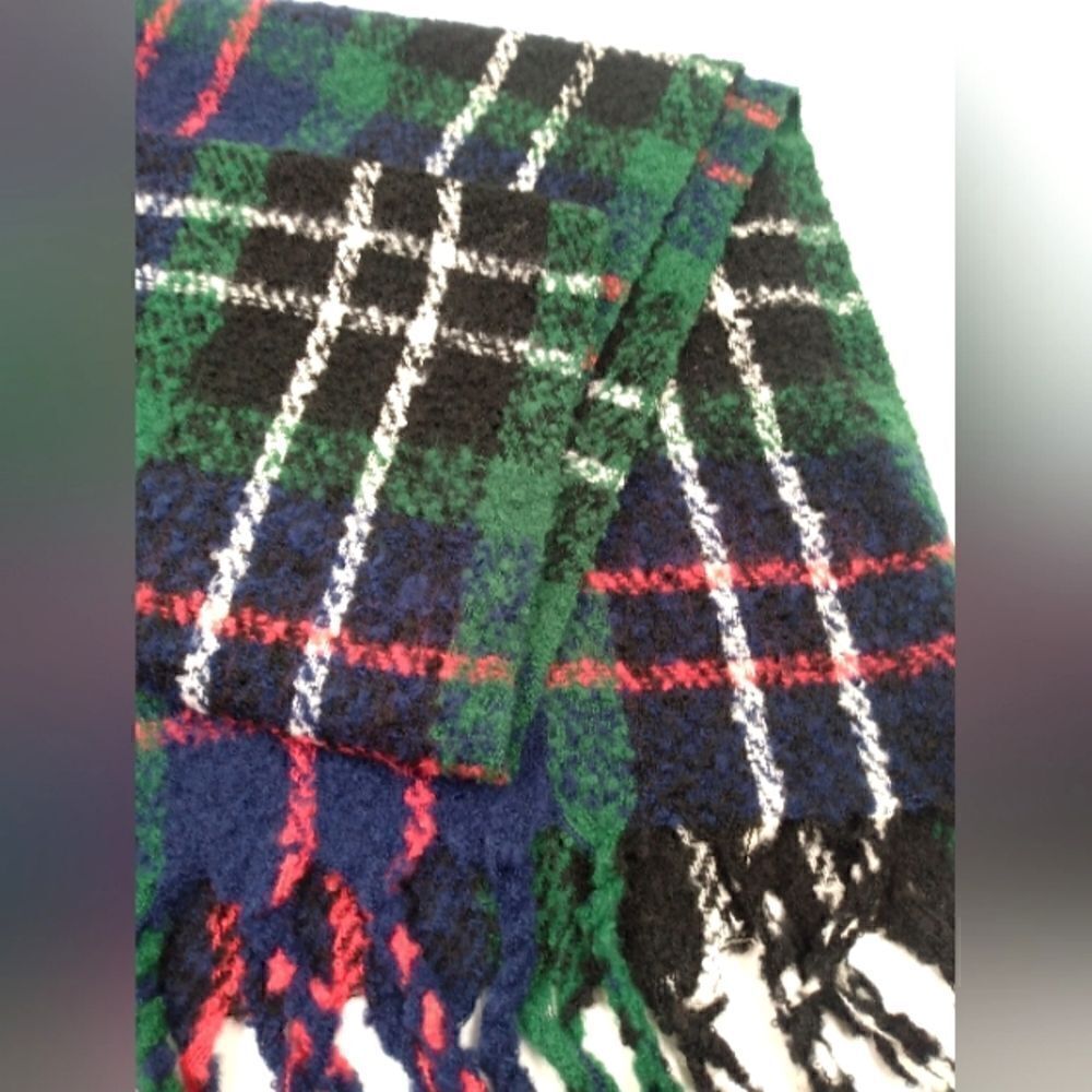 Old Navy Plaid Fringe Large Scarf Wrap Shawl Throw NWT Home Decor - Picture 5 of 10